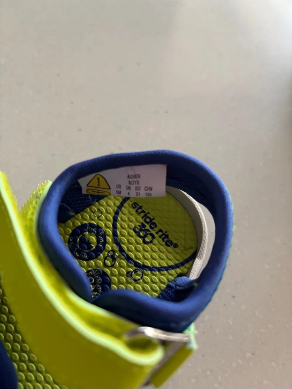 NWOT Stride Rite 360 Asher Light Up Neon Green and Blue Kids Velcro Sandals